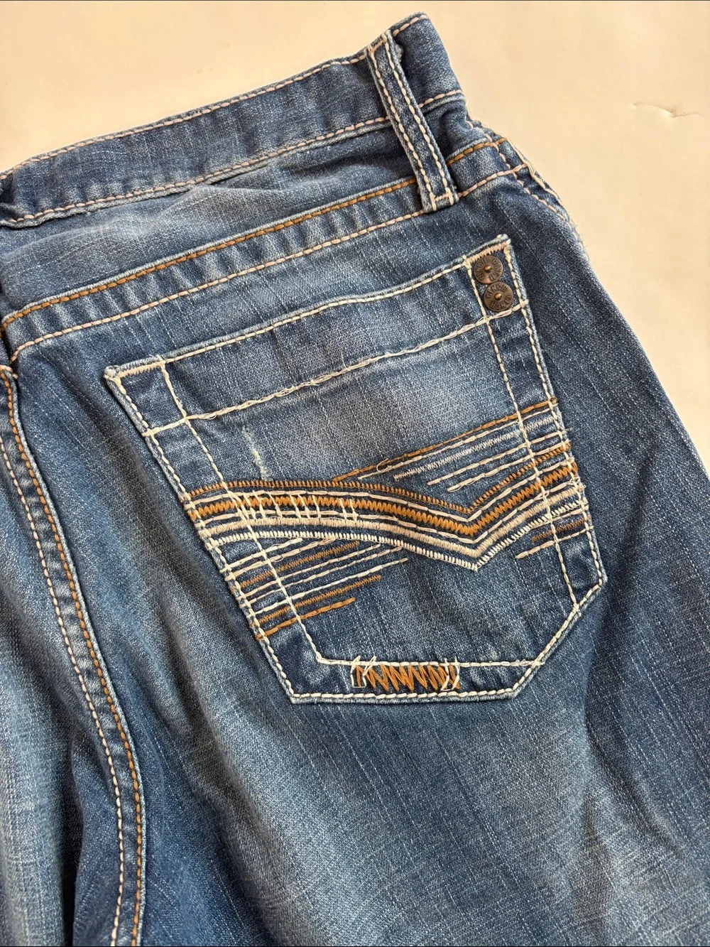 Cinch Ian Straight-Leg Jeans in Medium Blue Wash